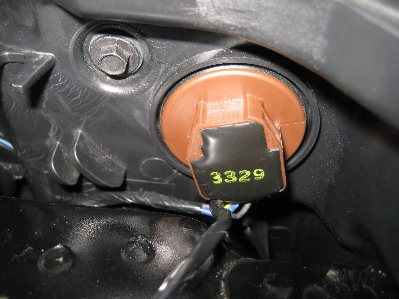 Ford-Explorer-Headlight-Bulbs-Replacement-Guide-028