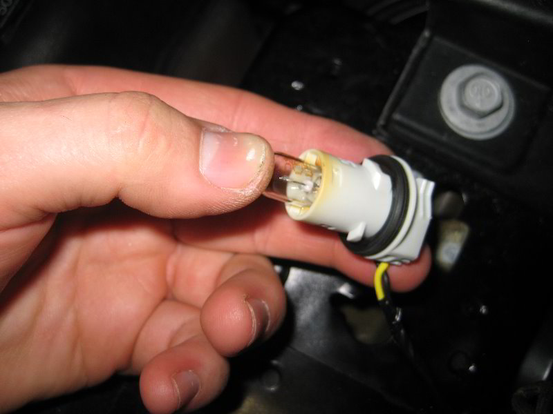 Ford-Explorer-Headlight-Bulbs-Replacement-Guide-029