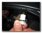 Ford-Explorer-Headlight-Bulbs-Replacement-Guide-023