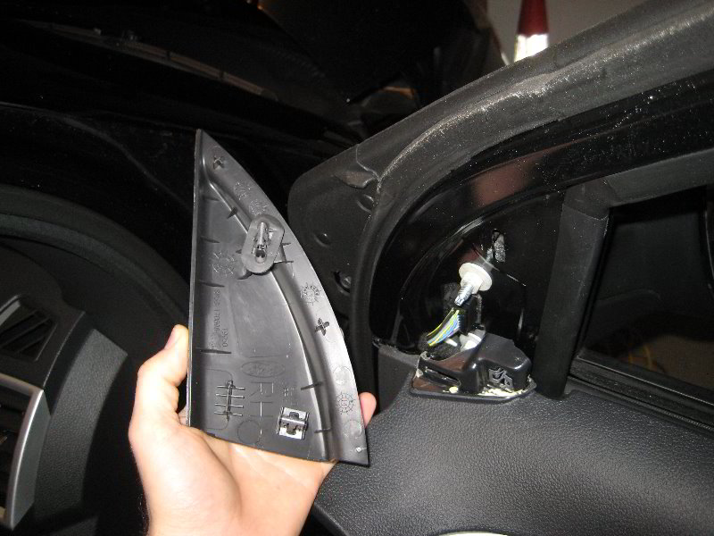 Ford-Explorer-Interior-Door-Panel-Removal-Guide-003