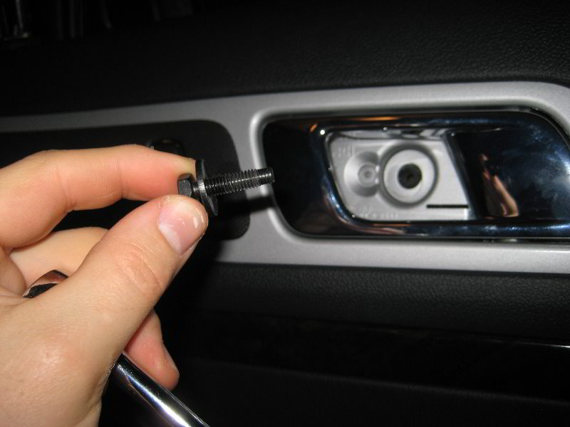 Ford-Explorer-Interior-Door-Panel-Removal-Guide-011