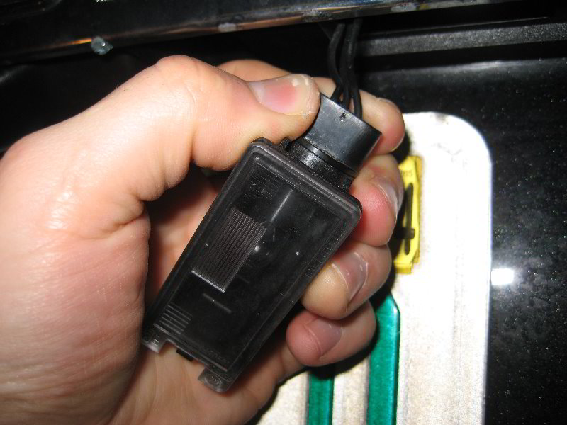 Ford-Explorer-License-Plate-Light-Bulbs-Replacement-Guide-009