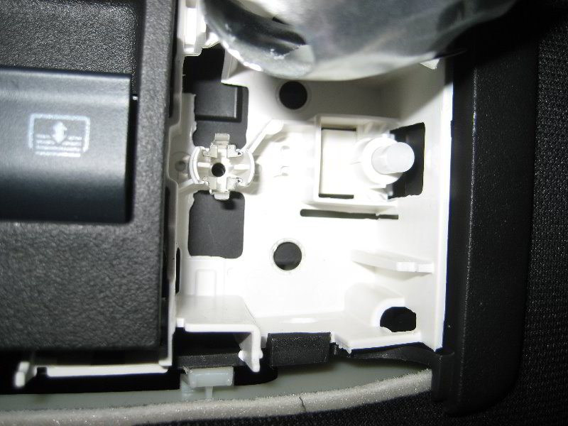 Ford-Explorer-Map-Light-Bulbs-Replacement-Guide-010