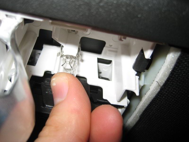 Ford-Explorer-Map-Light-Bulbs-Replacement-Guide-011