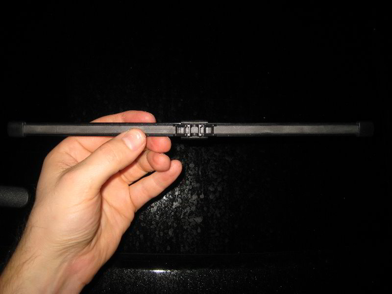 Ford-Explorer-Rear-Window-Wiper-Blade-Replacement-Guide-008