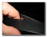 Ford-Explorer-Rear-Window-Wiper-Blade-Replacement-Guide-005