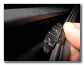 Ford-Explorer-Rear-Window-Wiper-Blade-Replacement-Guide-010