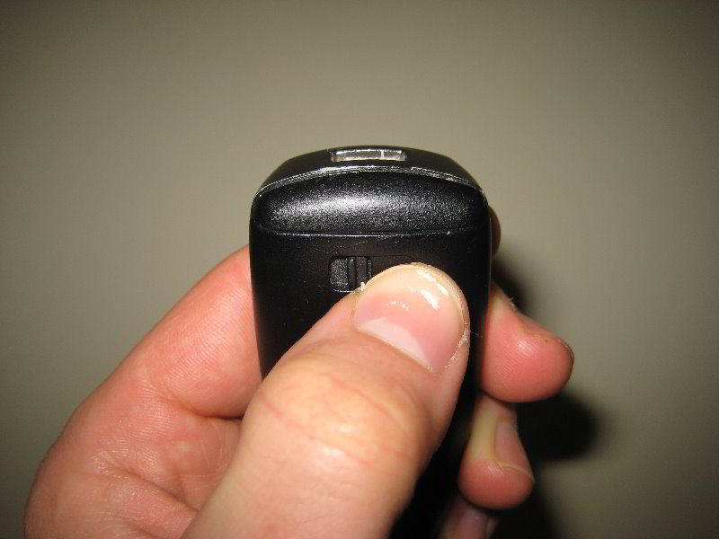 Ford-Explorer-Smart-Key-Fob-Battery-Replacement-Guide-003