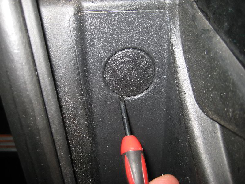 Ford-Explorer-Tail-Light-Bulbs-Replacement-Guide-003