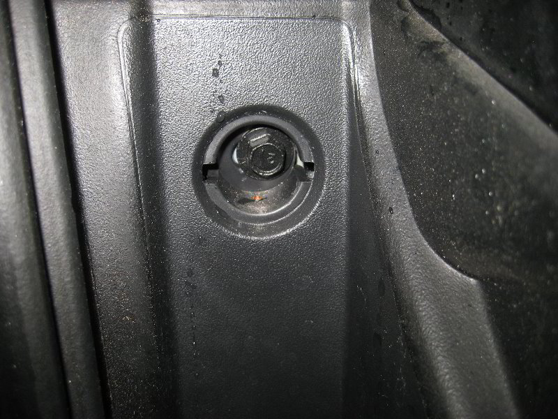 Ford-Explorer-Tail-Light-Bulbs-Replacement-Guide-006