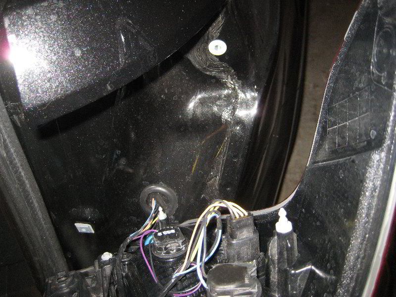 Ford-Explorer-Tail-Light-Bulbs-Replacement-Guide-011