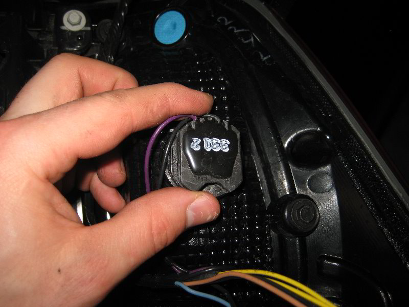 Ford-Explorer-Tail-Light-Bulbs-Replacement-Guide-012