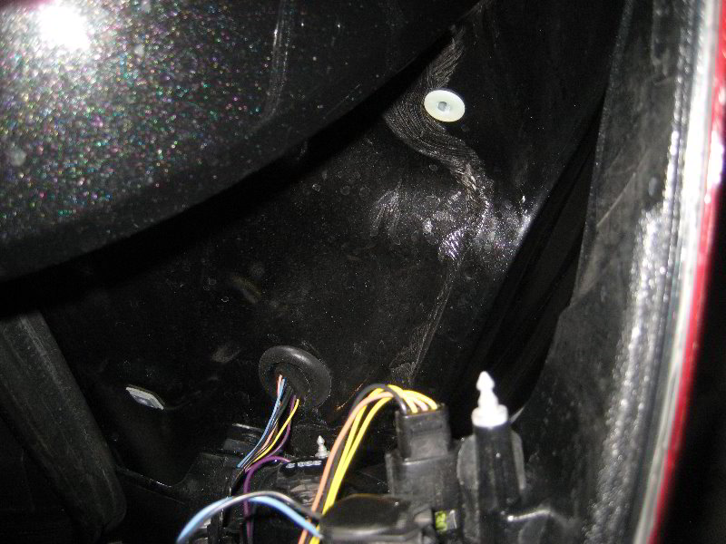 Ford-Explorer-Tail-Light-Bulbs-Replacement-Guide-025