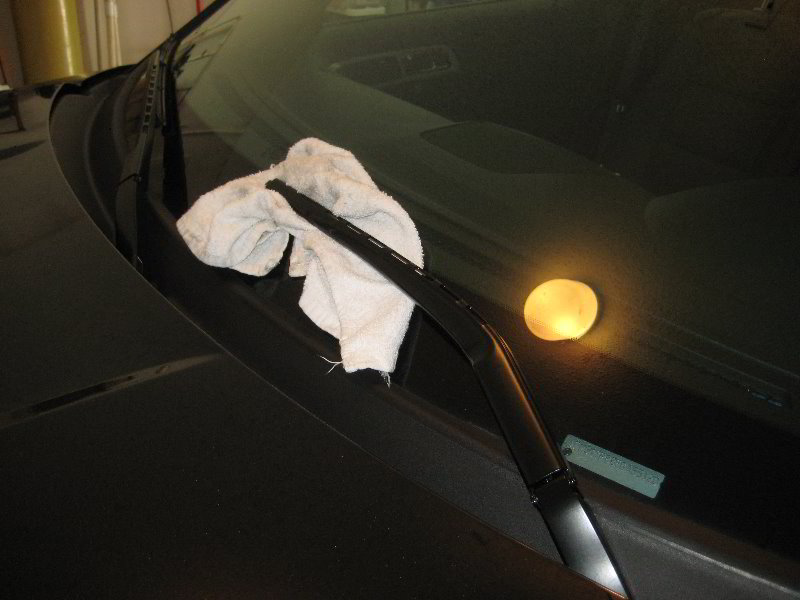 Ford-Explorer-Windshield-Wiper-Blades-Replacement-Guide-008