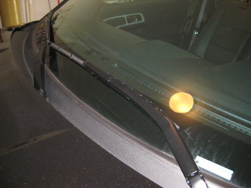 Ford-Explorer-Windshield-Wiper-Blades-Replacement-Guide-012