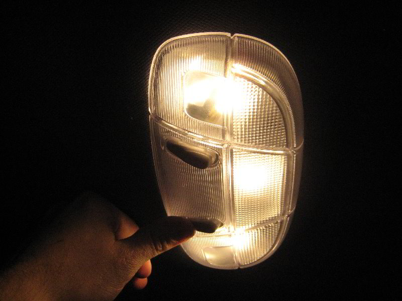 Ford-F-150-Overhead-Map-Dome-Light-Bulbs-Replacement-Guide-010