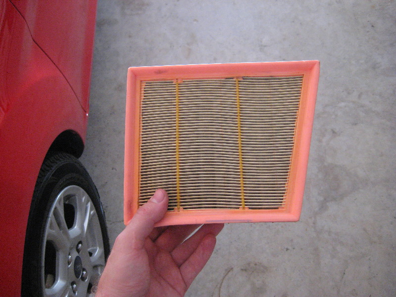 Ford-Fiesta-Duratec-Engine-Air-Filter-Replacement-Guide-009