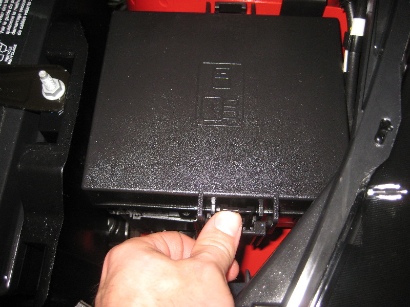 Ford-Fiesta-Electrical-Fuses-Replacement-Guide-002