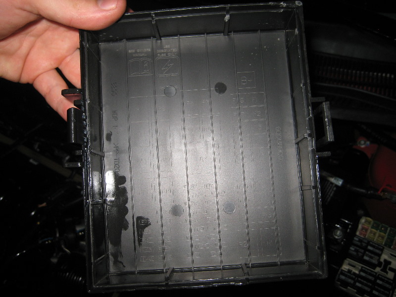 Ford-Fiesta-Electrical-Fuses-Replacement-Guide-004