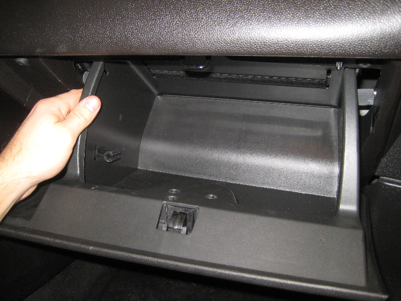 Ford-Fiesta-Electrical-Fuses-Replacement-Guide-014