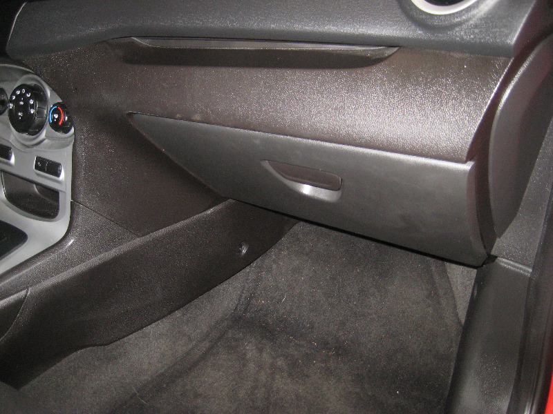 Ford-Fiesta-Electrical-Fuses-Replacement-Guide-015