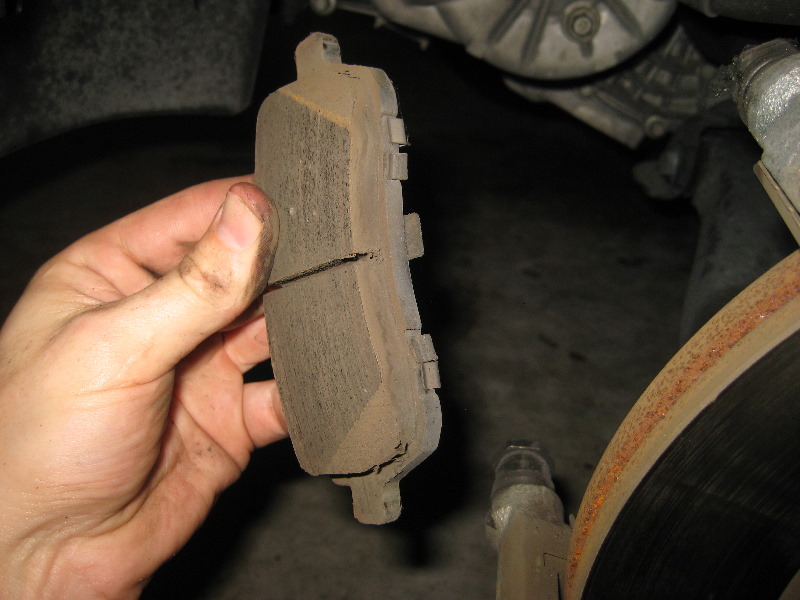 Ford-Fiesta-Front-Brake-Pads-Replacement-Guide-017