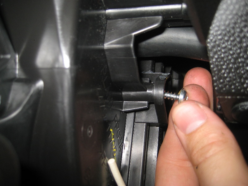 Ford-Fiesta-HVAC-Cabin-Air-Filter-Replacement-Guide-037