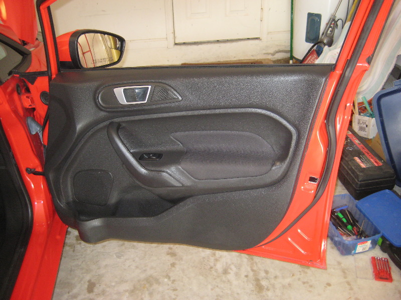 Ford-Fiesta-Plastic-Interior-Door-Panel-Removal-Guide-001