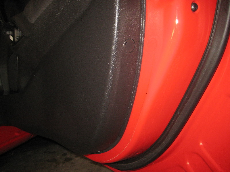 Ford-Fiesta-Plastic-Interior-Door-Panel-Removal-Guide-007