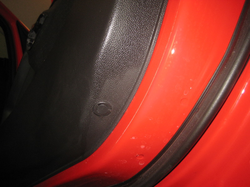 Ford-Fiesta-Plastic-Interior-Door-Panel-Removal-Guide-008