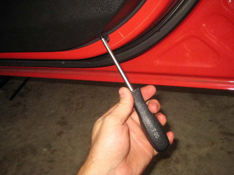 Ford-Fiesta-Plastic-Interior-Door-Panel-Removal-Guide-014