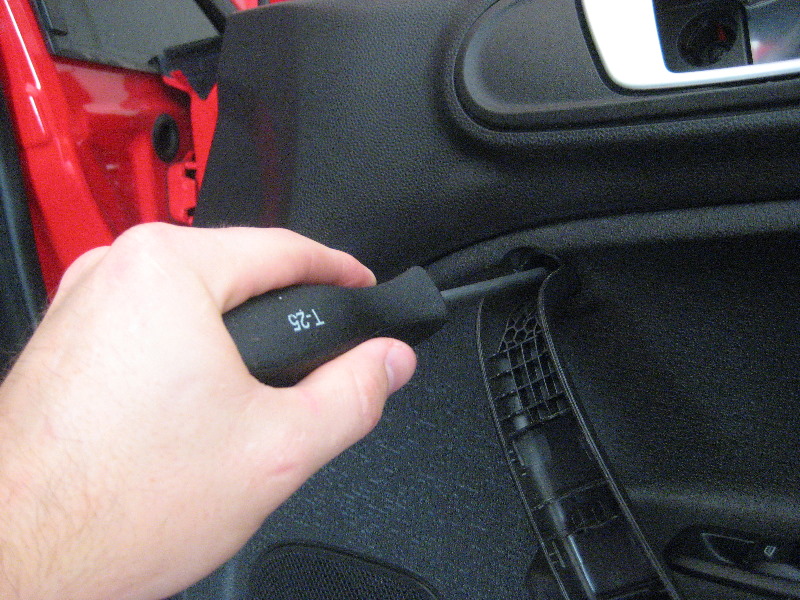 Ford-Fiesta-Plastic-Interior-Door-Panel-Removal-Guide-015