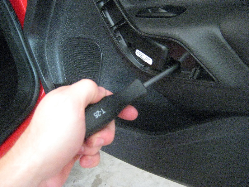Ford-Fiesta-Plastic-Interior-Door-Panel-Removal-Guide-016