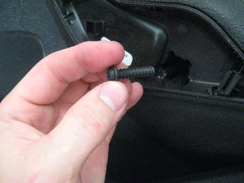 Ford-Fiesta-Plastic-Interior-Door-Panel-Removal-Guide-018