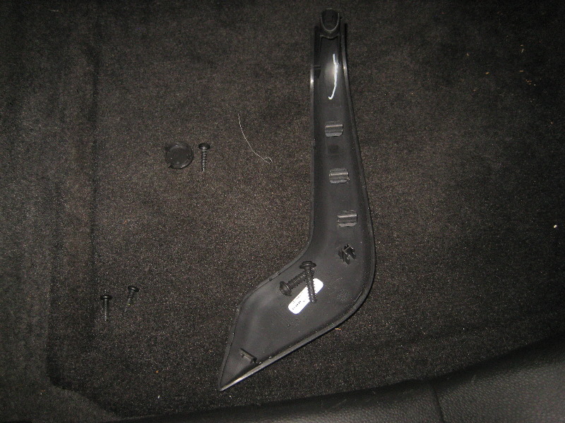 Ford-Fiesta-Plastic-Interior-Door-Panel-Removal-Guide-021