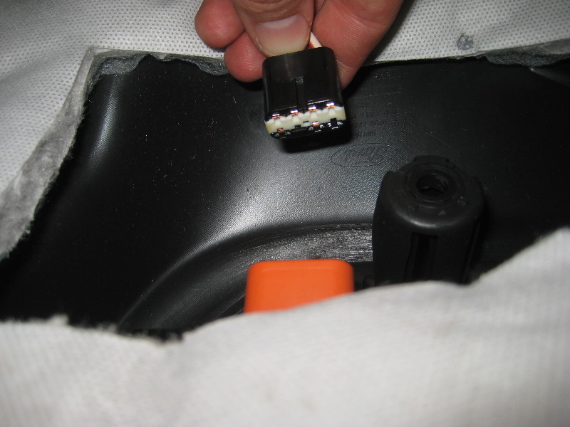 Ford-Fiesta-Plastic-Interior-Door-Panel-Removal-Guide-031