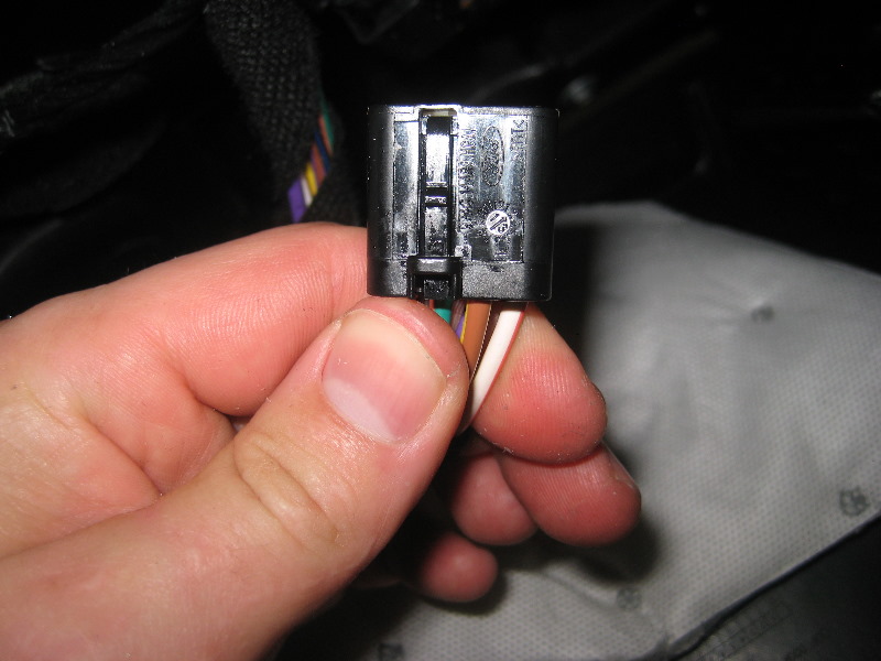 Ford-Fiesta-Plastic-Interior-Door-Panel-Removal-Guide-032