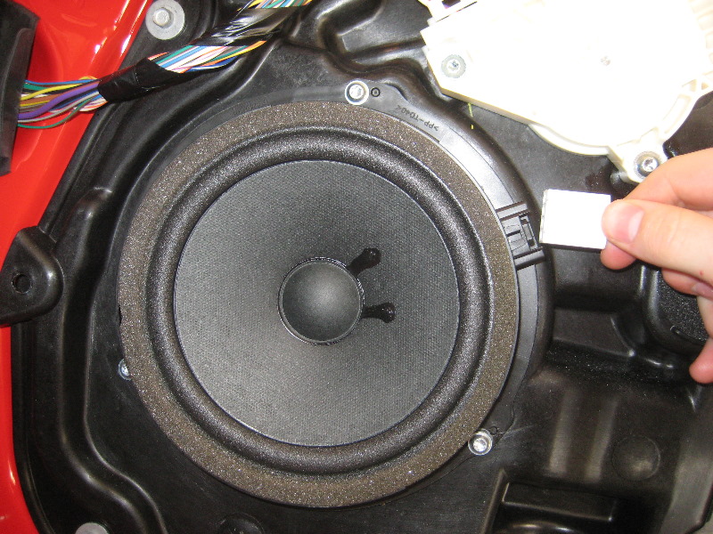 Ford-Fiesta-Plastic-Interior-Door-Panel-Removal-Guide-035