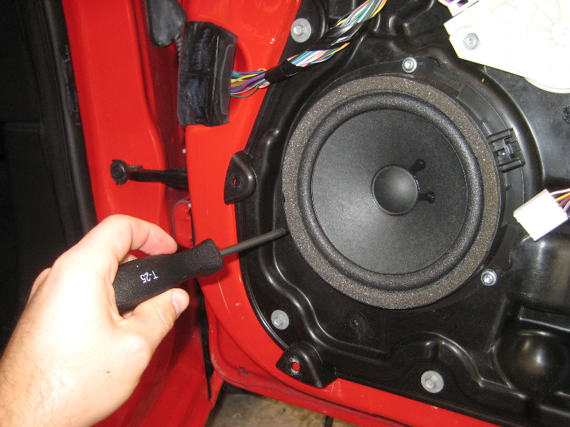 Ford-Fiesta-Plastic-Interior-Door-Panel-Removal-Guide-036