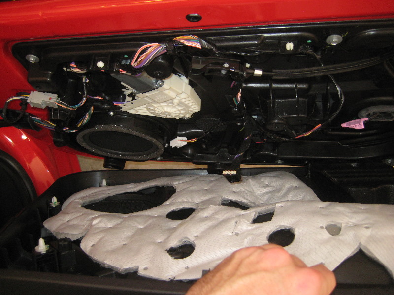 Ford-Fiesta-Plastic-Interior-Door-Panel-Removal-Guide-038