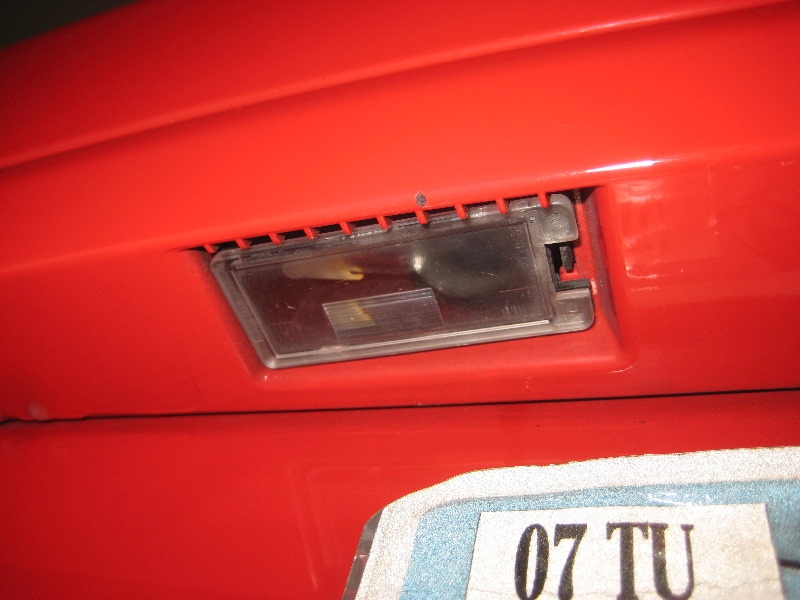 Ford-Fiesta-License-Plate-Light-Bulbs-Replacement-Guide-014