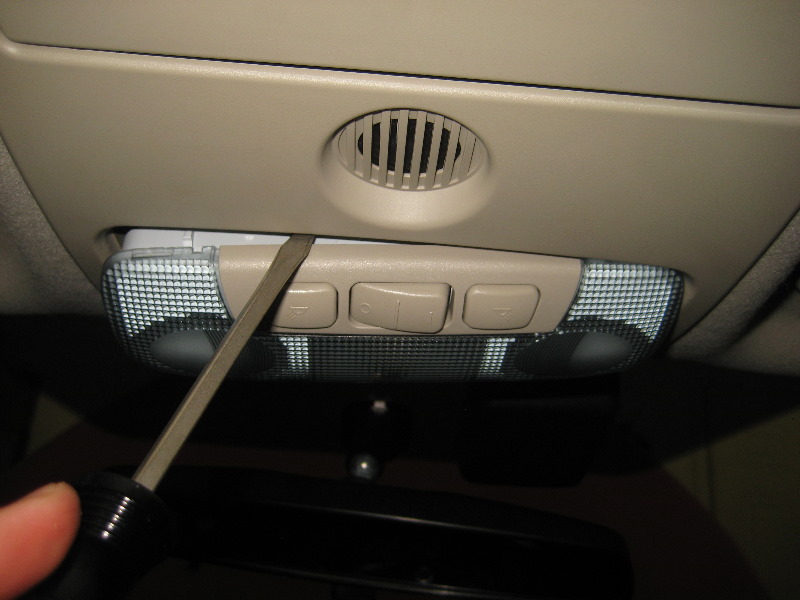 Ford-Fiesta-Dome-Map-Light-Bulbs-Replacement-Guide-005