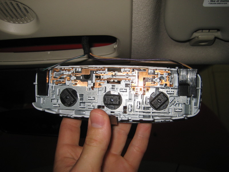 Ford-Fiesta-Dome-Map-Light-Bulbs-Replacement-Guide-007
