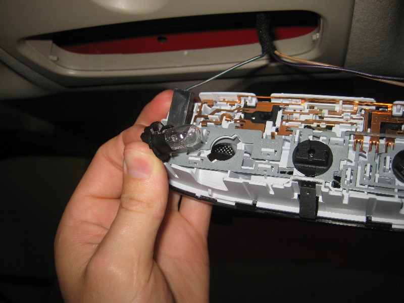 Ford-Fiesta-Dome-Map-Light-Bulbs-Replacement-Guide-009