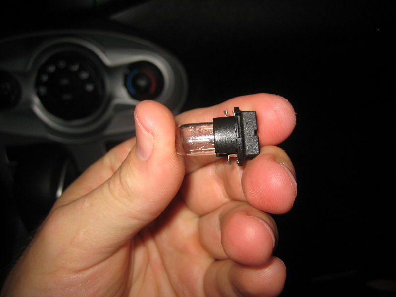 Ford-Fiesta-Dome-Map-Light-Bulbs-Replacement-Guide-012