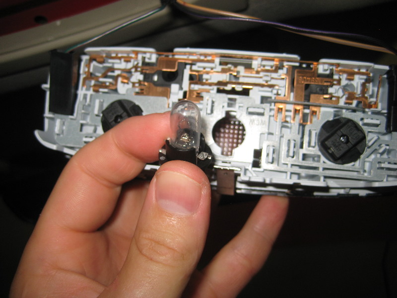 Ford-Fiesta-Dome-Map-Light-Bulbs-Replacement-Guide-015