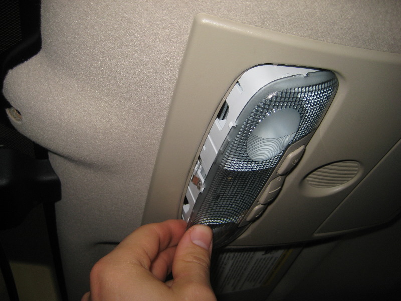 Ford-Fiesta-Dome-Map-Light-Bulbs-Replacement-Guide-019