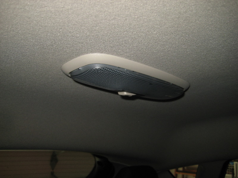 Ford-Fiesta-Rear-Passenger-Dome-Light-Bulb-Replacement-Guide-002