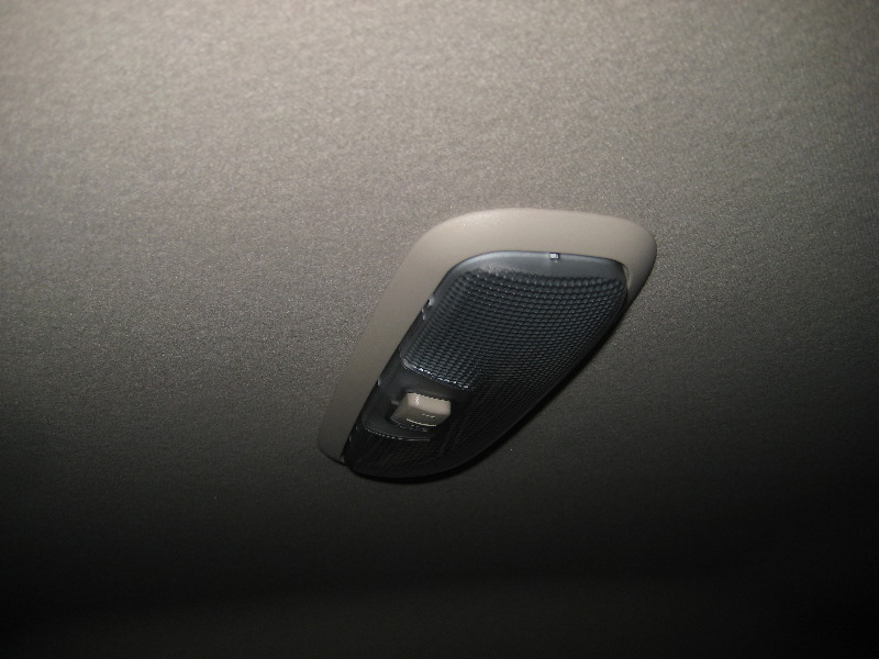 Ford-Fiesta-Rear-Passenger-Dome-Light-Bulb-Replacement-Guide-014