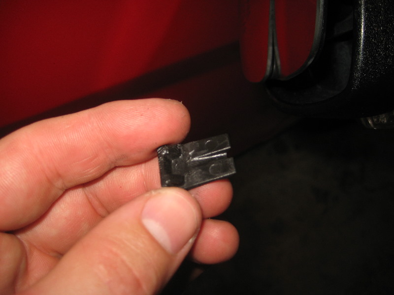 Ford-Fiesta-Side-View-Mirror-Turn-Signal-Light-Bulb-Replacement-Guide-011